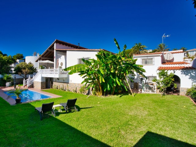 Villa avec 4 Chambres  à Torrenueva