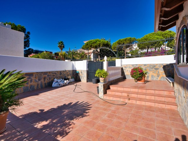 Villa avec 4 Chambres  à Torrenueva