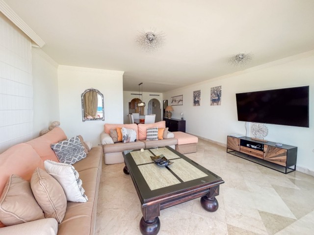 2 Bedrooms Apartment in Estepona