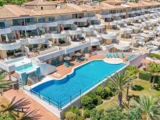 2 Bedrooms Apartment in Estepona