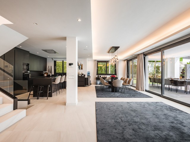 7 Soveroms Villa i Nueva Andalucía