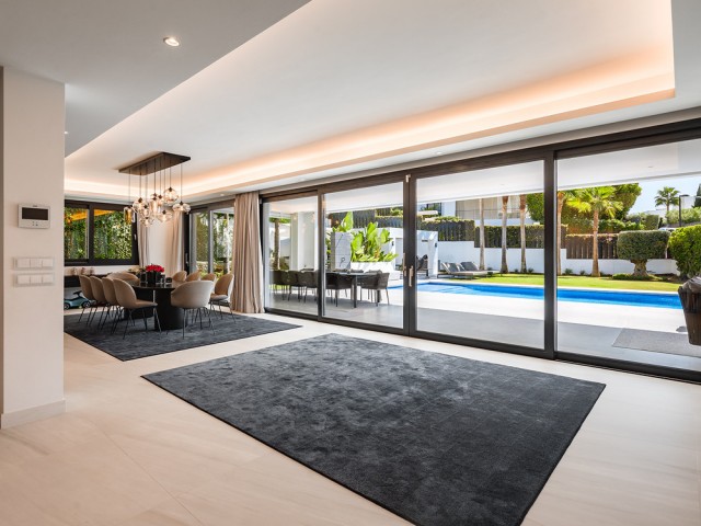 7 Soveroms Villa i Nueva Andalucía