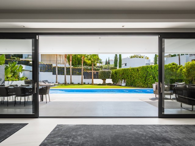 7 Soveroms Villa i Nueva Andalucía