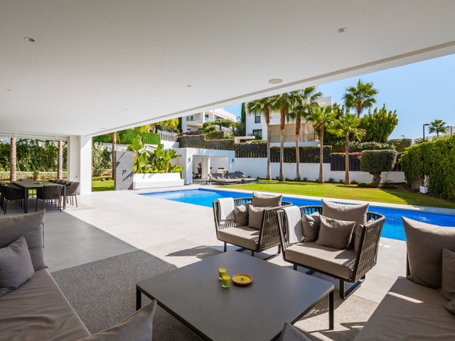 7 Soveroms Villa i Nueva Andalucía