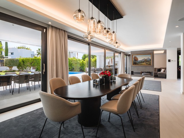 7 Soveroms Villa i Nueva Andalucía