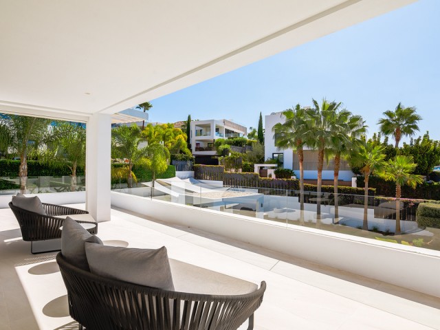 7 Soveroms Villa i Nueva Andalucía