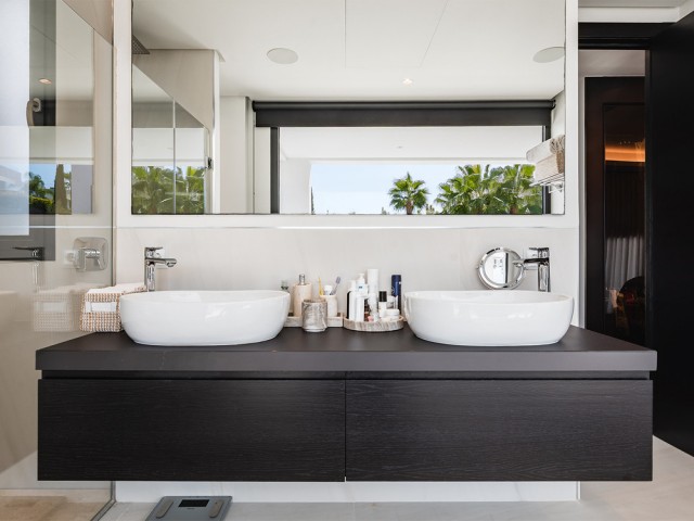 7 Soveroms Villa i Nueva Andalucía