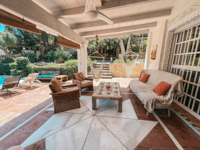 5 Bedrooms Villa in Nueva Andalucía
