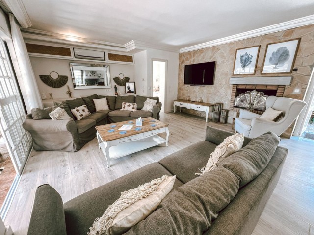 5 Bedrooms Villa in Nueva Andalucía