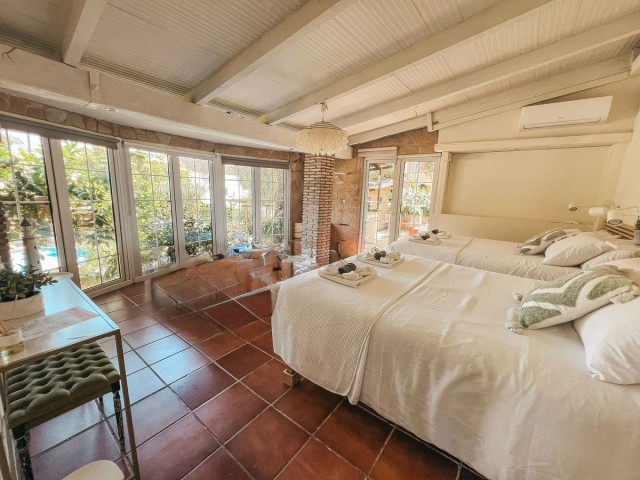 5 Bedrooms Villa in Nueva Andalucía