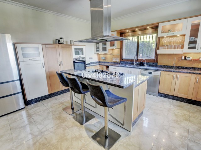 6 Makuuhuoneen Huvila Benalmadena Costa