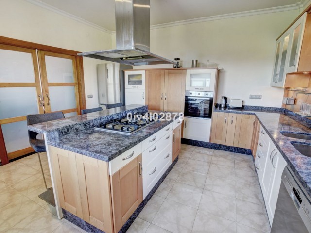 6 Makuuhuoneen Huvila Benalmadena Costa