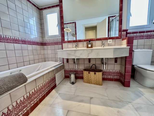 2 Bedrooms Apartment in San Pedro de Alcántara