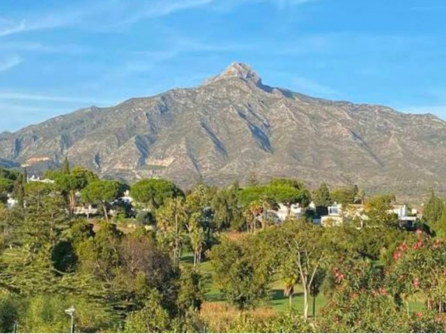 2 Bedrooms Apartment in Nueva Andalucía