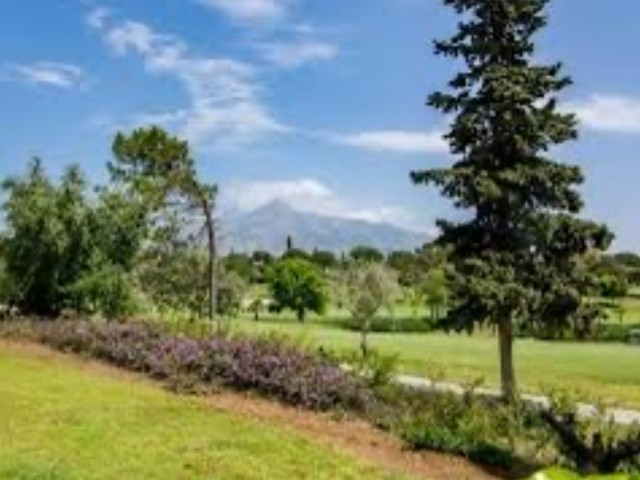 2 Bedrooms Apartment in Nueva Andalucía