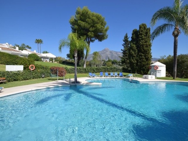 2 Bedrooms Apartment in Nueva Andalucía