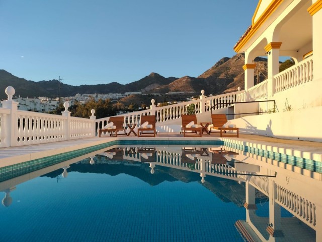 Villa avec 7 Chambres  à Benalmadena