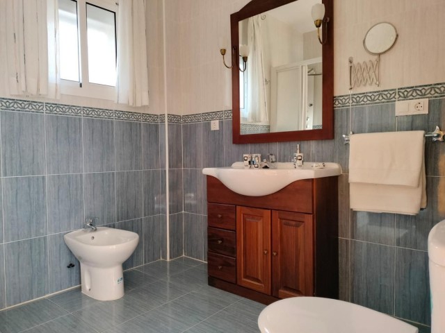 Villa avec 7 Chambres  à Benalmadena