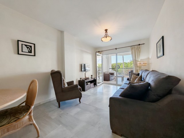 2 Bedrooms Apartment in Calahonda