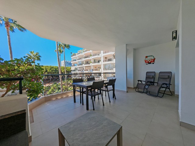 2 Bedrooms Apartment in Calahonda