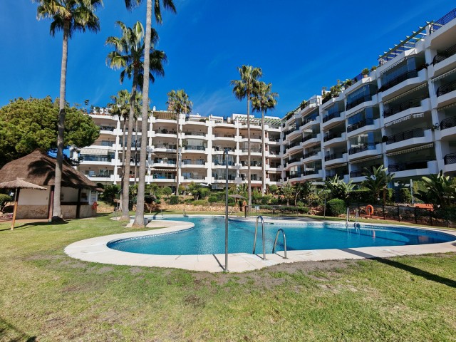 2 Bedrooms Apartment in Calahonda