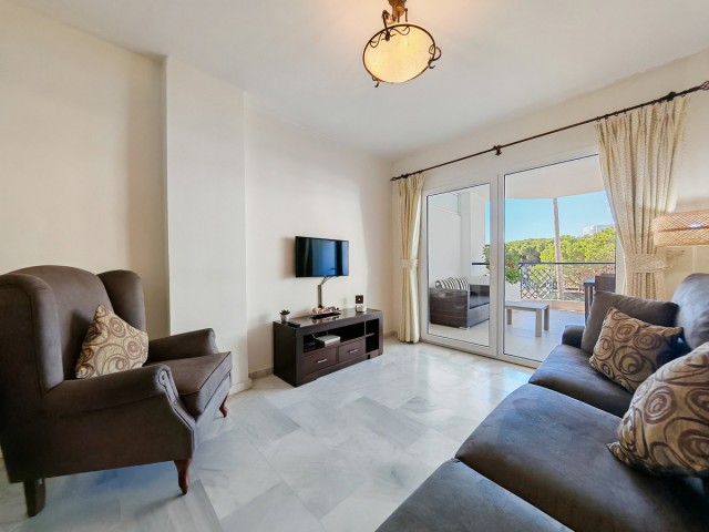 Apartamento con 2 Dormitorios  en Calahonda