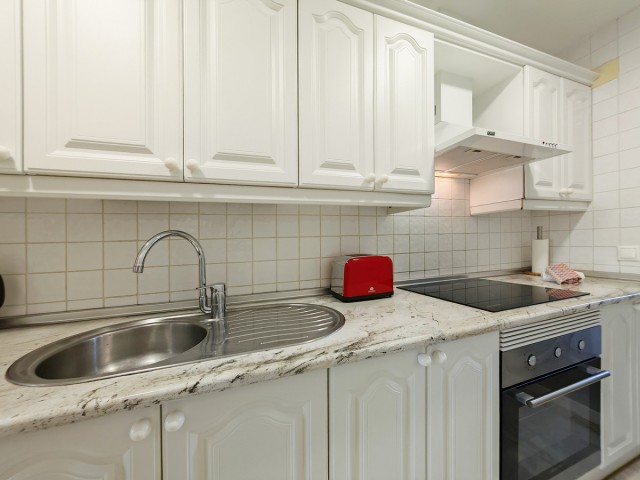 Apartamento con 2 Dormitorios  en Calahonda