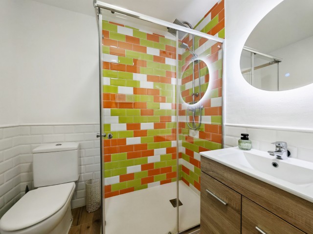 Apartamento con 2 Dormitorios  en Calahonda