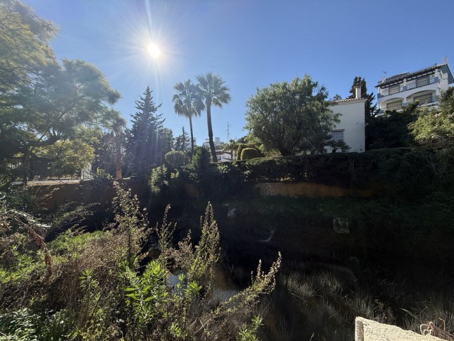  Plot in Nueva Andalucía