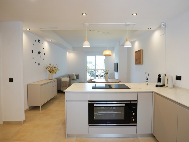 2 Bedrooms Apartment in Nueva Andalucía