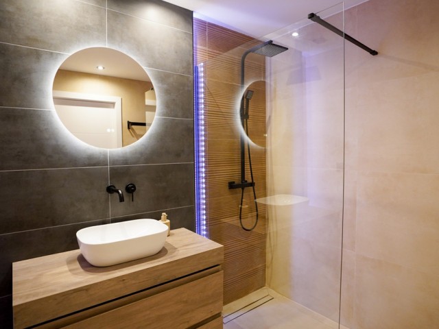 2 Bedrooms Apartment in Nueva Andalucía