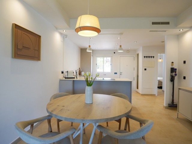 2 Bedrooms Apartment in Nueva Andalucía
