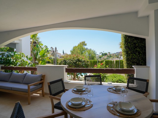 2 Bedrooms Apartment in Nueva Andalucía