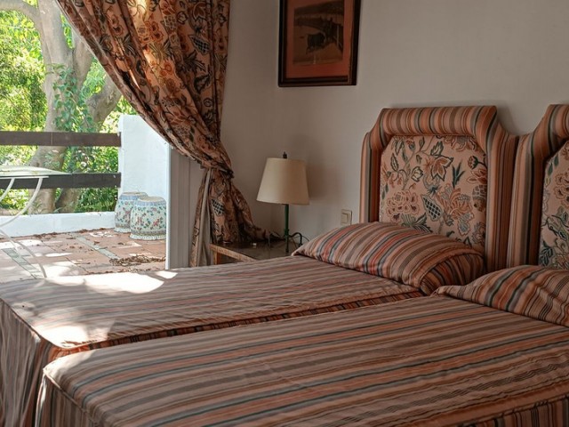 Appartement avec 3 Chambres  à Guadalmina Baja