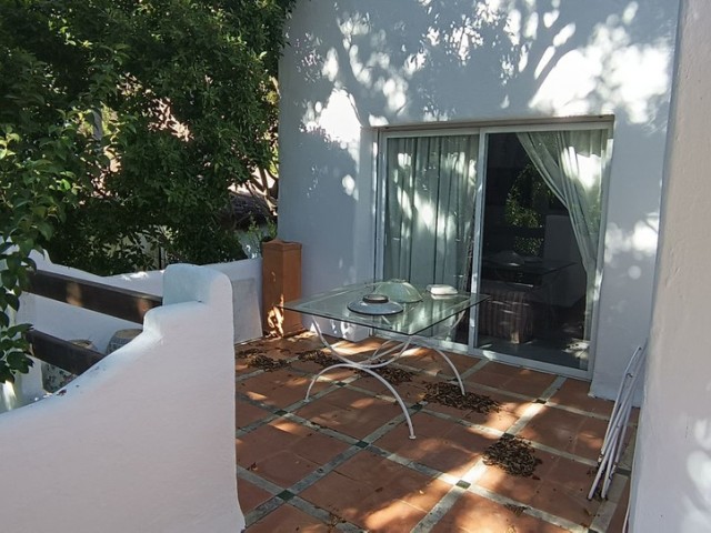 Appartement avec 3 Chambres  à Guadalmina Baja