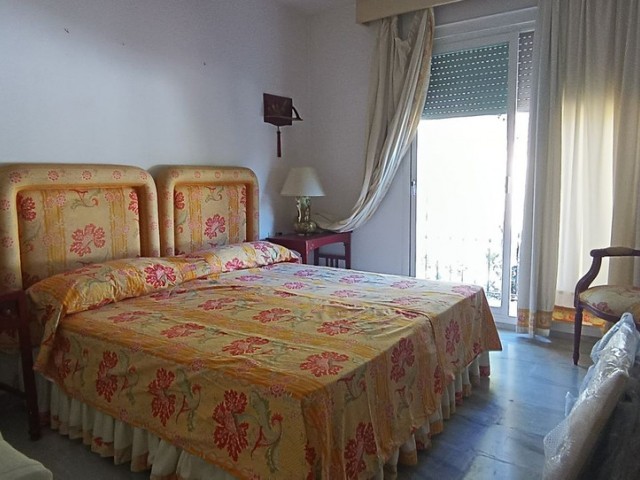 Appartement avec 3 Chambres  à Guadalmina Baja