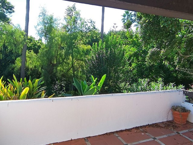 Appartement avec 3 Chambres  à Guadalmina Baja