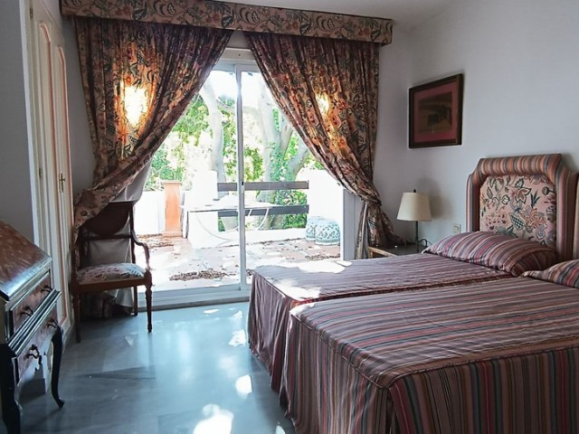 Appartement avec 3 Chambres  à Guadalmina Baja