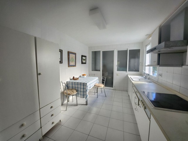 Appartement avec 3 Chambres  à Guadalmina Baja