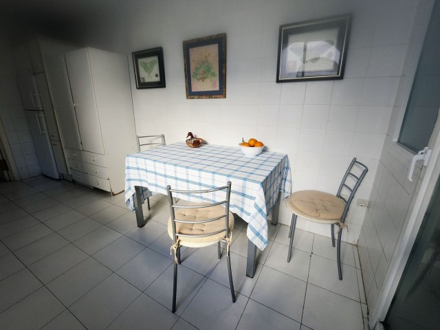 Appartement avec 3 Chambres  à Guadalmina Baja