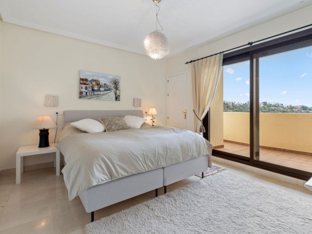 3 Bedrooms Apartment in Benahavís