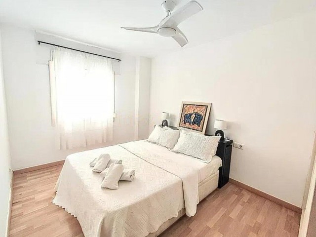 Apartamento con 3 Dormitorios  en Estepona