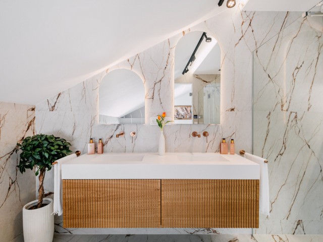 Ático con 5 Dormitorios  en Nueva Andalucía