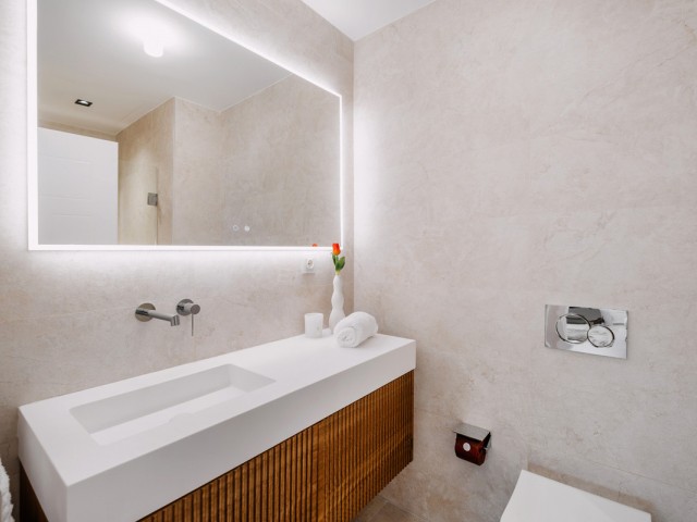 Ático con 5 Dormitorios  en Nueva Andalucía