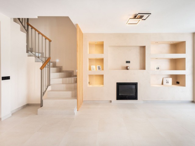 4 Bedrooms Townhouse in New Golden Mile