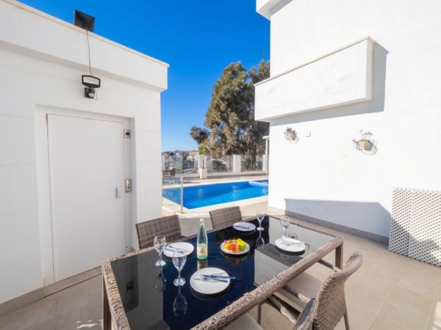 6 Slaapkamer Villa in El Chaparral