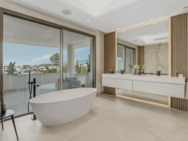 4 Sovrums Villa i Nueva Andalucía