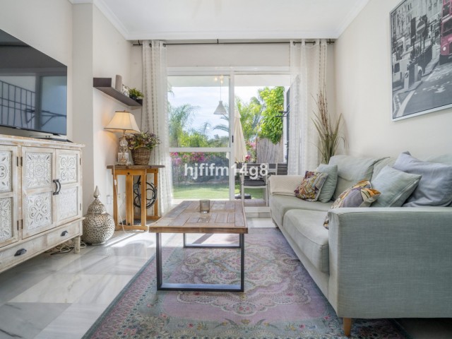 2 Bedrooms Apartment in Nueva Andalucía