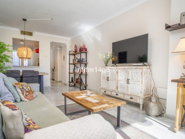 2 Bedrooms Apartment in Nueva Andalucía