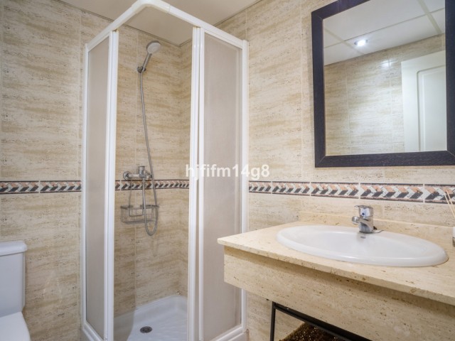 2 Bedrooms Apartment in Nueva Andalucía